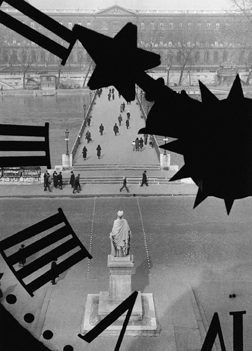 Le Pont des Arts vu à travers l’horloge de l’Institut de France, Paris, 1929-1932