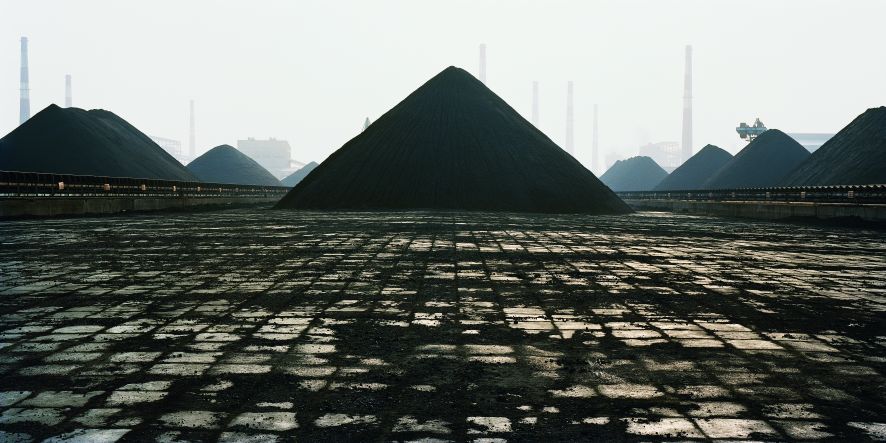 Acciaieria Bao n.8, Shanghai, Cina 2005. Edward Burtynsky, courtesy Flowers, London & Nicholas Metivier, Toronto