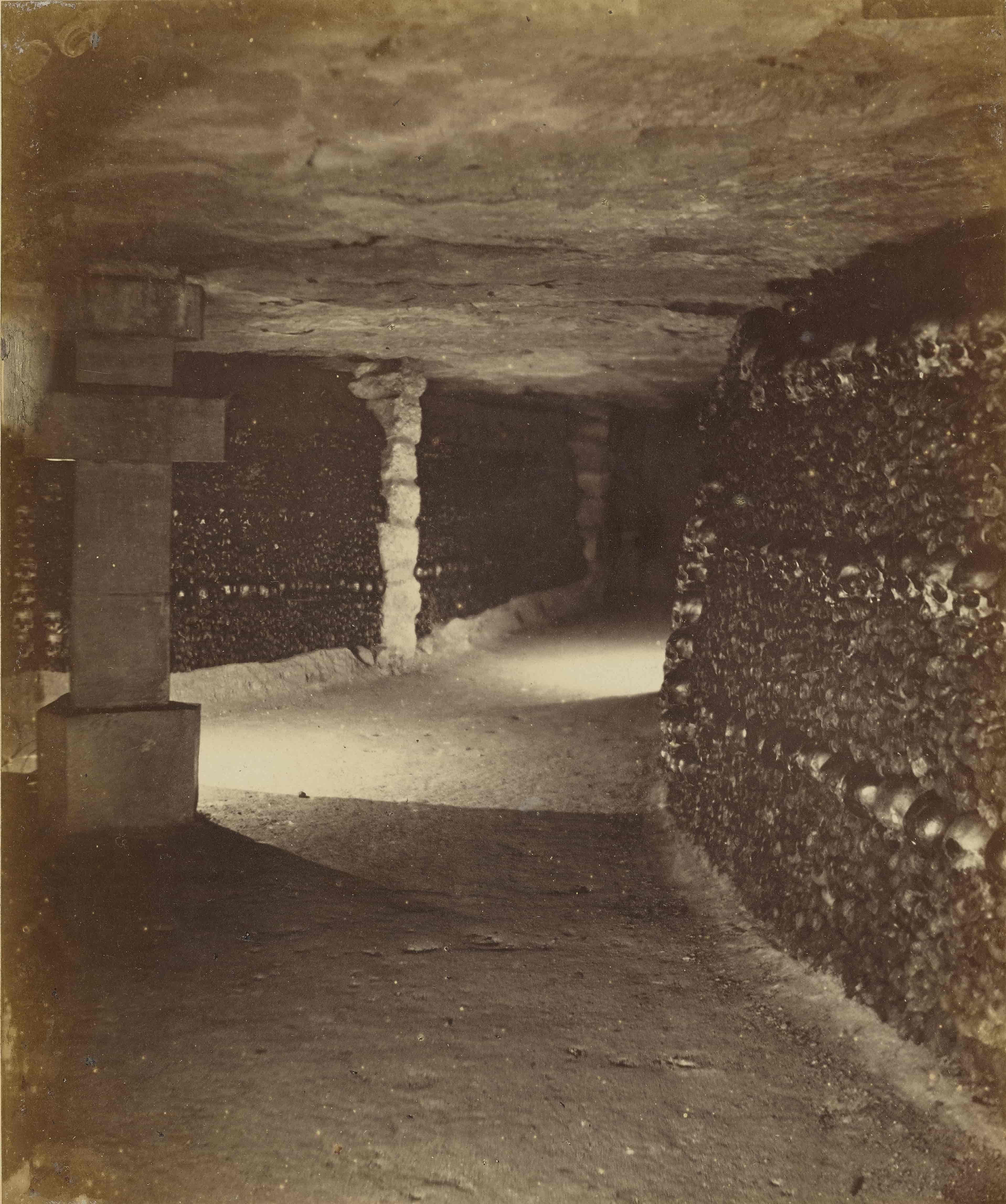 4. CATACOMBE di Parigi