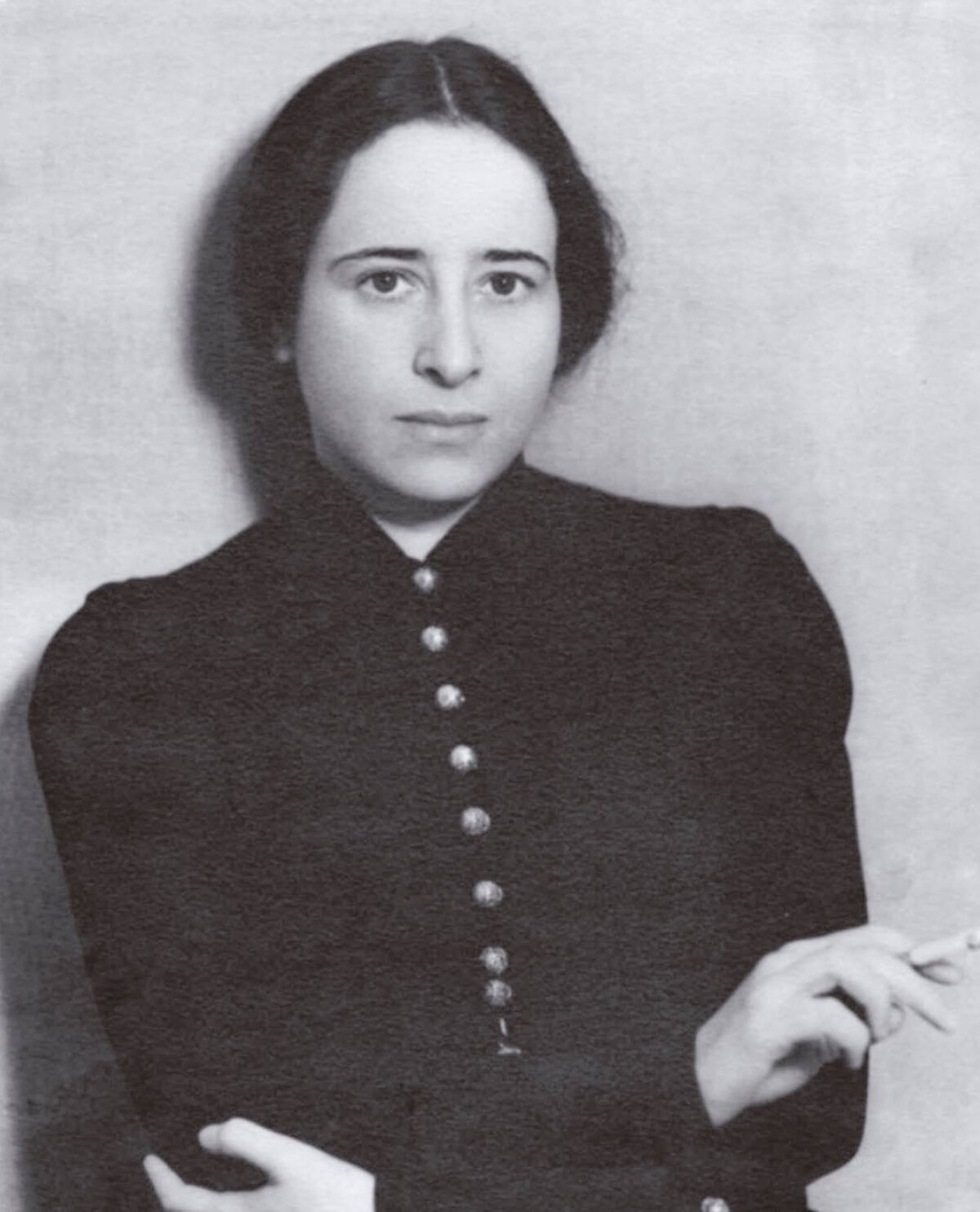 0 OK Hannah_Arendt_1933
