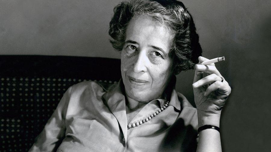 9 OK 2397503-bvet1v-arendt_smoking_classic-3x2
